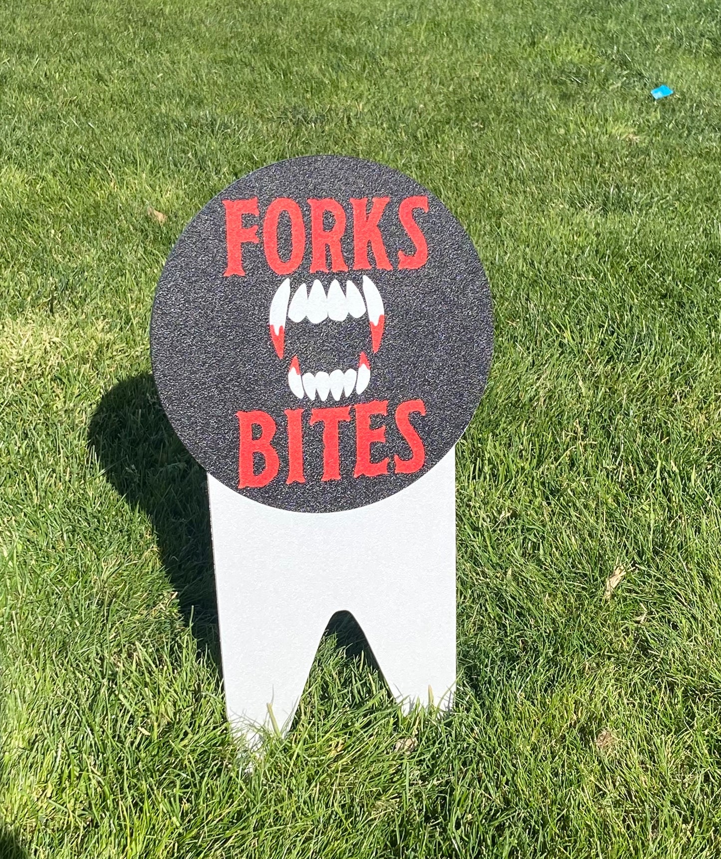 Sasquatch and Twilight Yard Signs